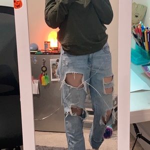 ripped boyfriend jeans